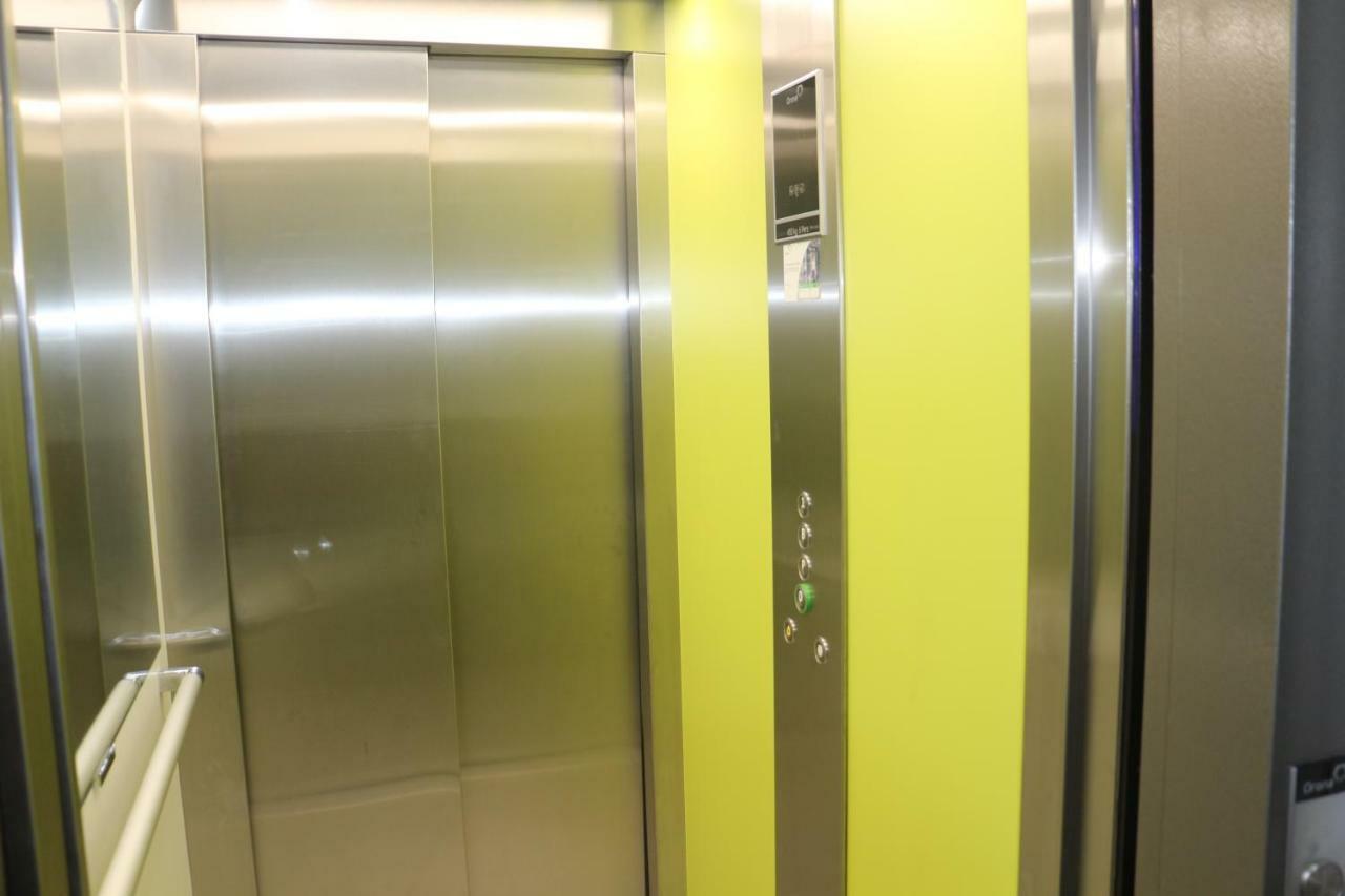 Apartamentos Roca Tarpeya トレド エクステリア 写真