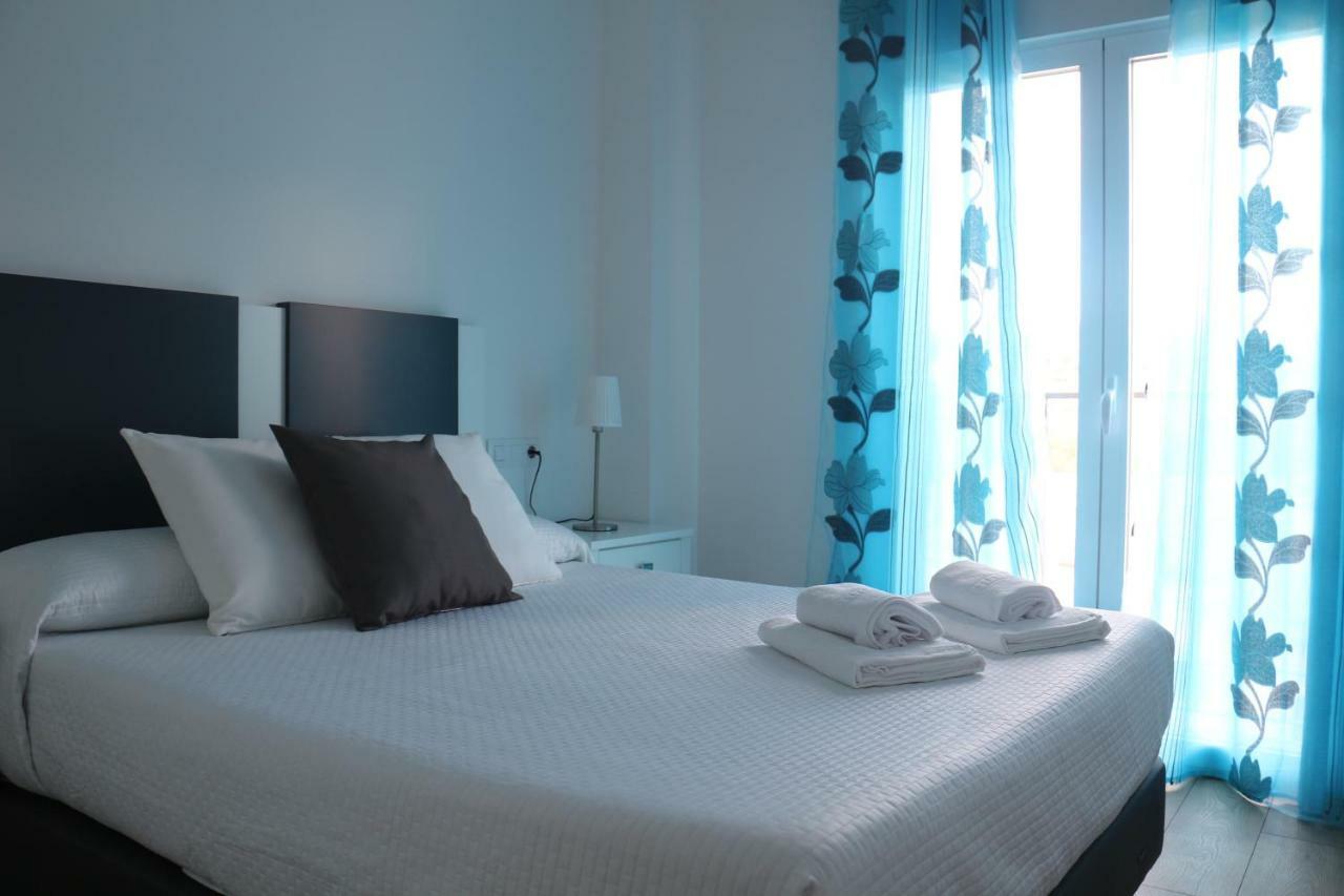Apartamentos Roca Tarpeya トレド エクステリア 写真