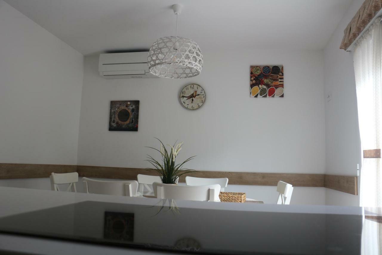 Apartamentos Roca Tarpeya トレド エクステリア 写真